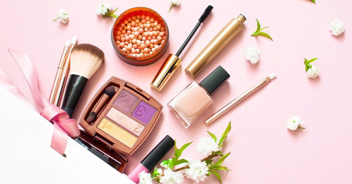 basic makeup essential list