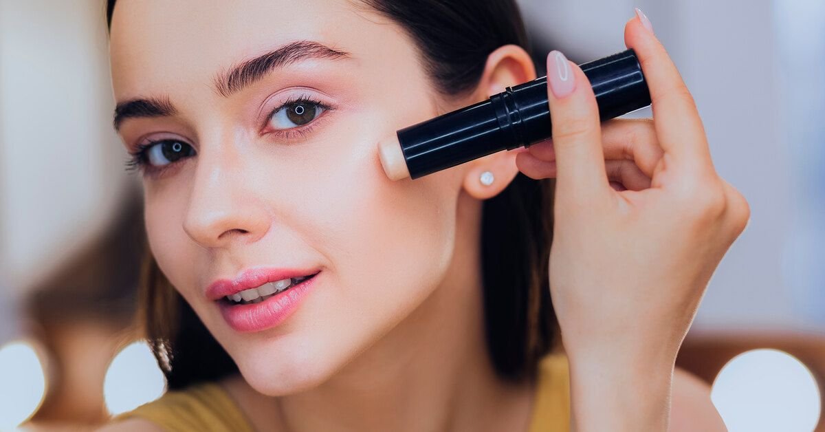 Makeup-Routine-for-Daily-Office-Look